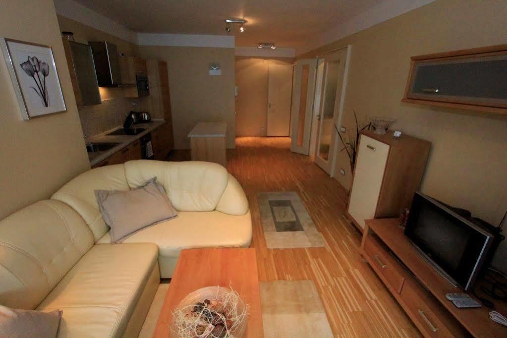 Luxury Apartment River Diamond Residence Praha Bagian luar foto