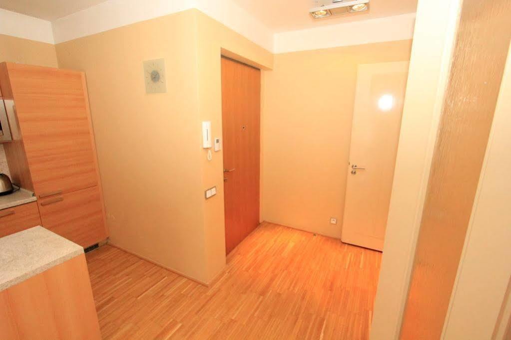 Luxury Apartment River Diamond Residence Praha Bagian luar foto