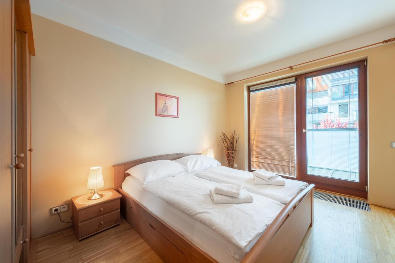 Luxury Apartment River Diamond Residence Praha Bagian luar foto