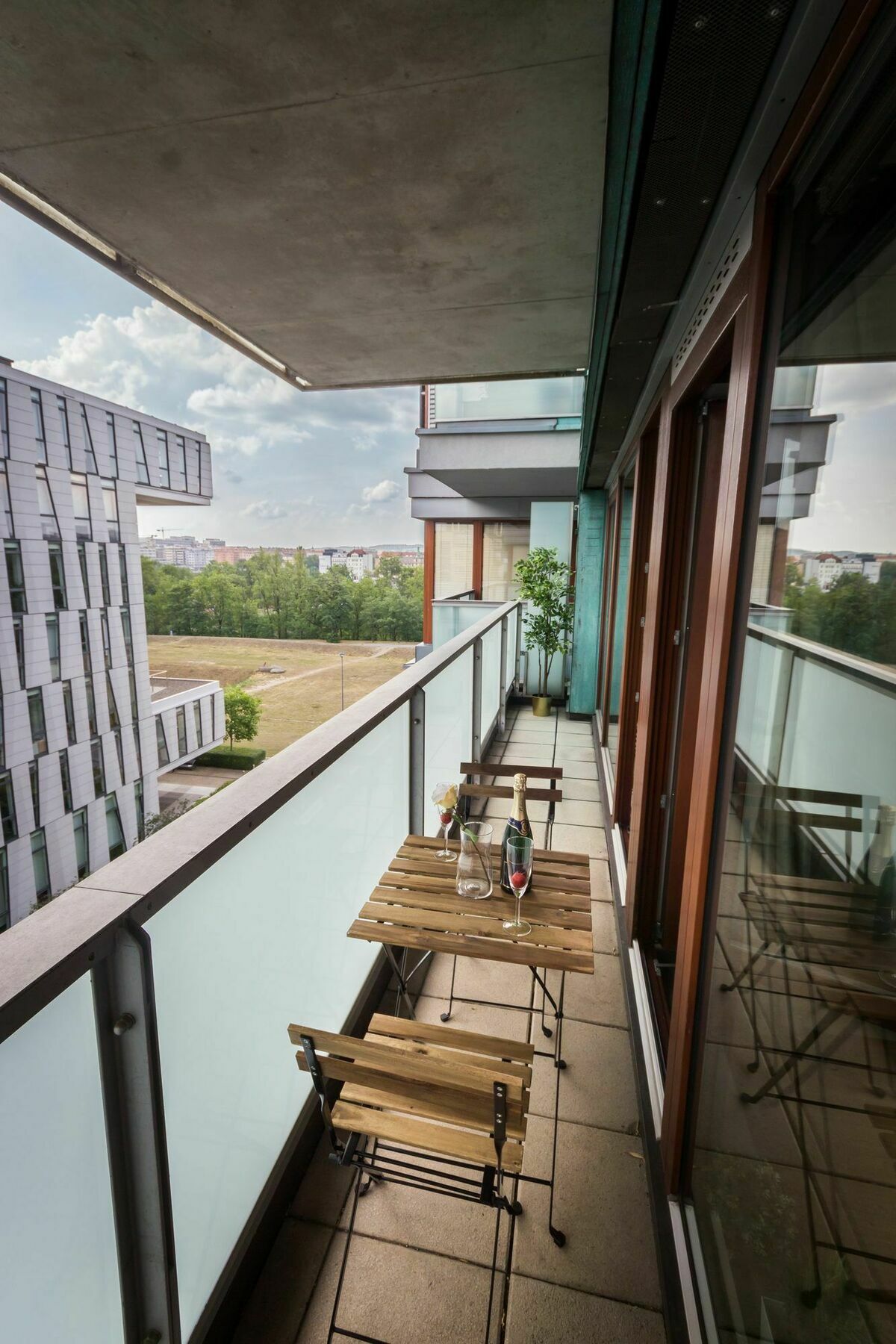 Luxury Apartment River Diamond Residence Praha Bagian luar foto